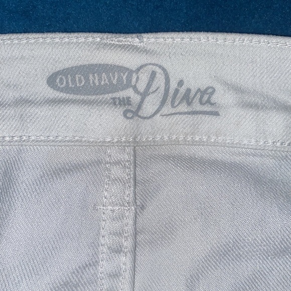 Old Navy women’s jeans - Picture 3 of 7